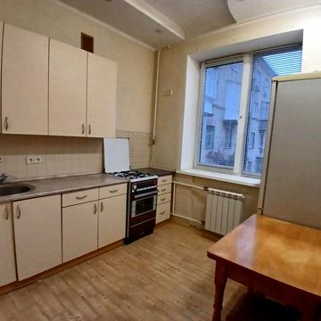 Гетьмана Павла Полуботка вул. (Попудренка), 22/14