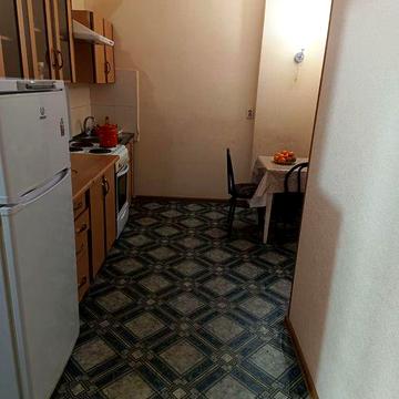 Сдам 2 х ком квартиру на Сахарова/ Таврия