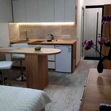 Новопольова вул., 73