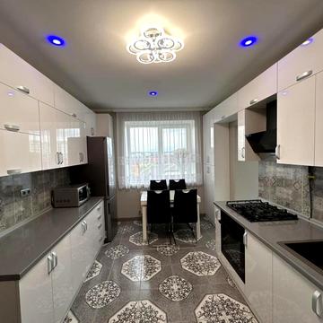 Виноградна вул., 15