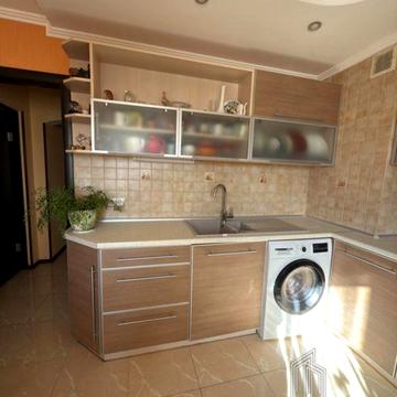 Дарницький бульв., 8