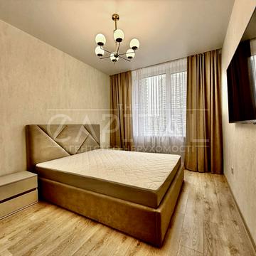 Івана Виговського вул. (Маршала Гречка), 44