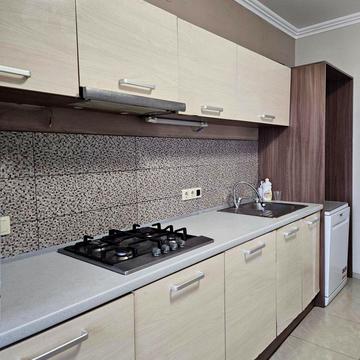 Польова вул., 25