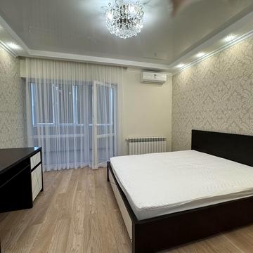 Євгена Коновальця вул., 11