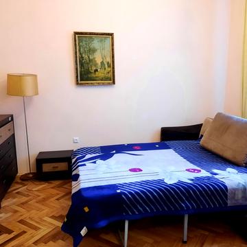 Корецька вул., 1