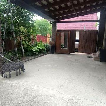 Будинок -дача в живописному місці серед природи