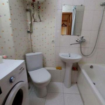 Довгострокова оренда 1к Квартира Набережна Перемоги вулиця