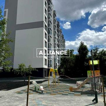 Двохкімнатна квартира біля парку,65 м.кв