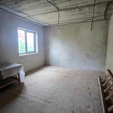 Продається добротний будинок у популярній серед покупців  локації