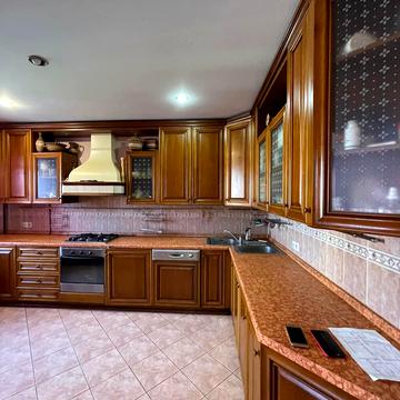 Південний бульв., 37