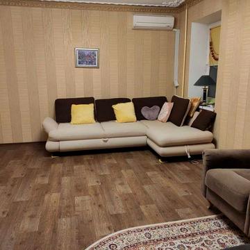 Продається своя 3-кімнатна квартира на вул. Бочарова,32