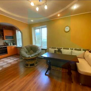 Героїв просп., 21