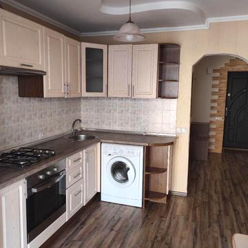 Соборна вул. (), 10-Б