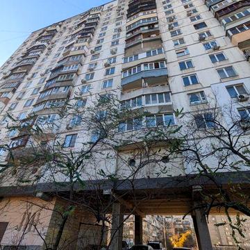 Продається 2 кімнатна квартира Тичини Березняки Лівобережна метро