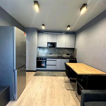 Салютна вул., 2