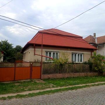 ВЕЛИКИЙ 4-Х кімнатний будинкок 146 кв.м., новий дах, гараж жилий стан