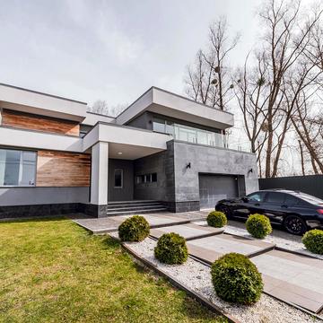 Центральна