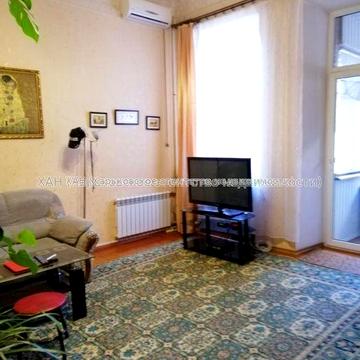 Продам 2х комнатную в Центре на площади Небесной сотни Е23