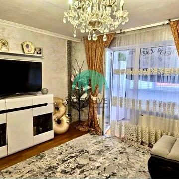 Пасічна вул., 38