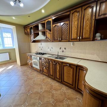 Зодчих вул., 4