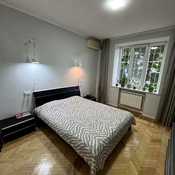 Миколи Міхновського бульв. (Дружби Народів), 20