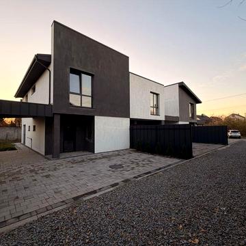 Продам Котедж у центрільній частині міста (Гідропарк)