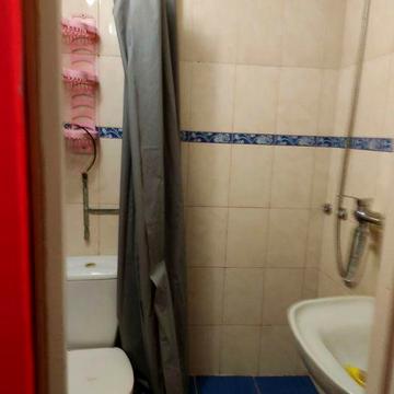 Сдам 1й этаж частного дома с парковкой во дворе,,Жуляны