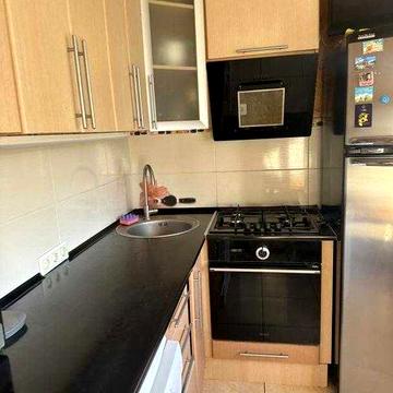 Срочно! Продам 3к квартиру Новые Дома Метро Дворец спорта 4й эт\9ти