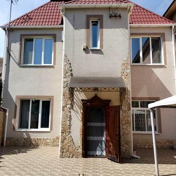 Якiсний будинок на вул. Костанди. Гарна локацiя!