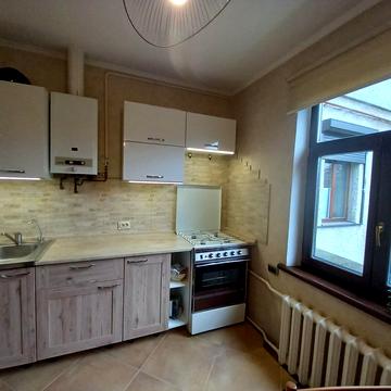 Петропавлівська вул.