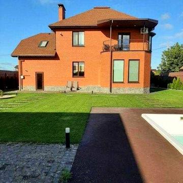 У продажу сучасний будинок 2017 року забудови