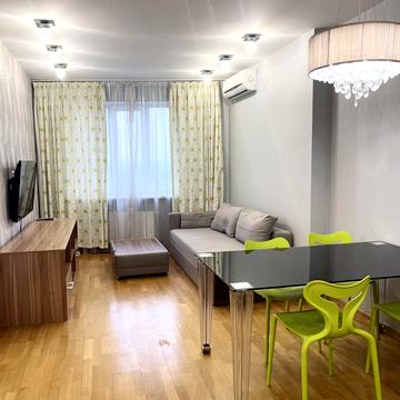 Юрія Шумського вул., 5