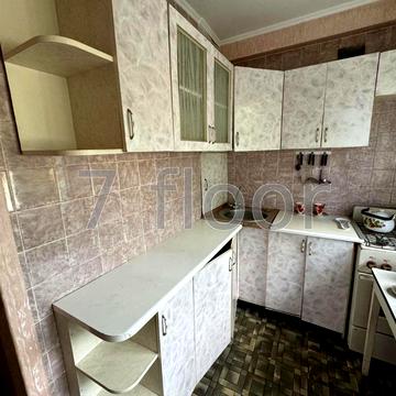 Василя Кучера вул., 10