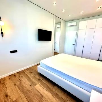 Берестейський просп. (Перемоги), 11