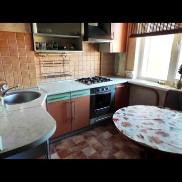 Владислава Бувалкіна вул. (Бочарова Генерала), 32