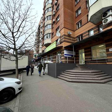 Небесної Сотні вул. (Леніна), 61