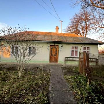 Продаж будинка нерухомість