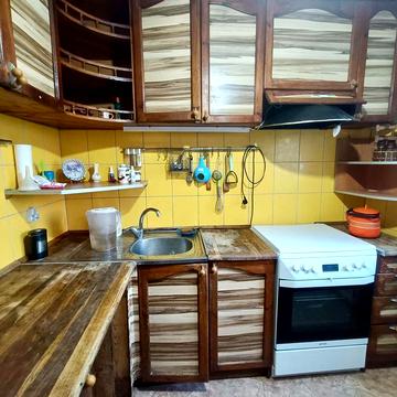 Двокімнатна. Р-н Лукяненко. Голлівуд.