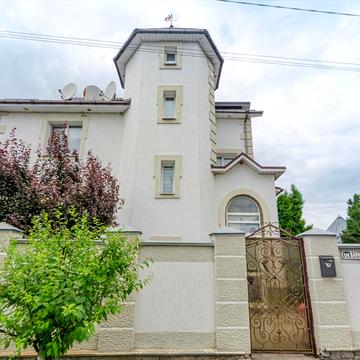 кременчуцька, 1