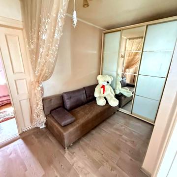 Луговська вул.