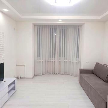 Сдаётся 2 кв. пр-кт. Свободы с шикарным видом на сквер 20.000грн.