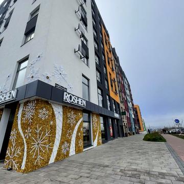 Студентська вул., 24