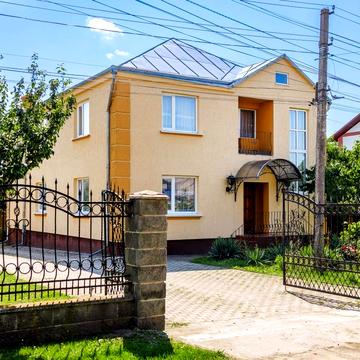 Олени Теліги вул., 3-А