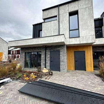 Готовий до ремонту, супер локація - О.Краса!