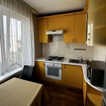 Здається 2х кімнатна квартира по вул. Келецька 92