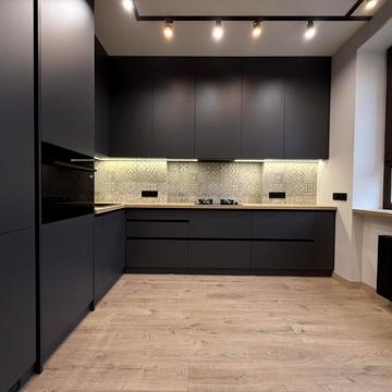 Соборності вул. (Жовтнева), 32