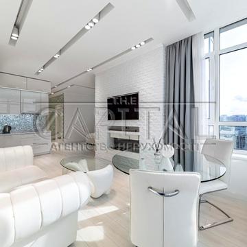 Джона Маккейна вул. (Івана Кудрі), 7