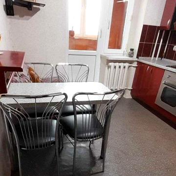 Базарна вул., 3