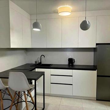 Зарічна вул., 2