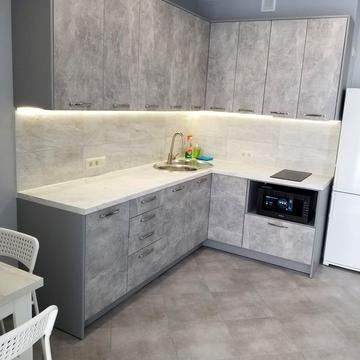 Миколи Гулака вул., 4